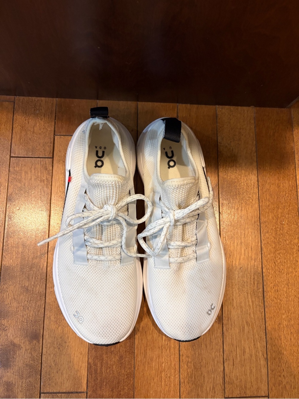 On Cloud Women's White Lightweight Athletic Sneakers